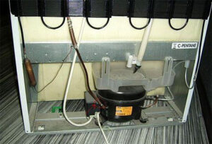 Як прочистити дренажну систему холодильника